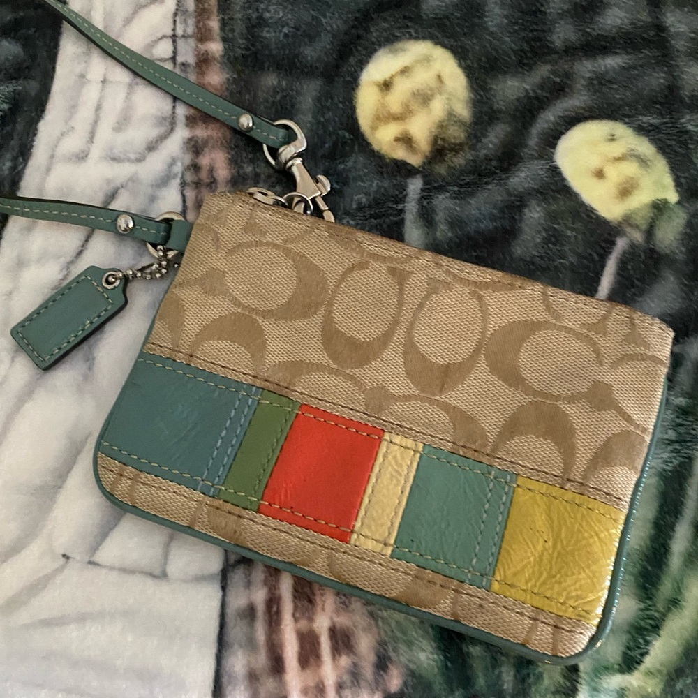 Coach Multicolor Patchwork Wristlet w hang tag 🏷️